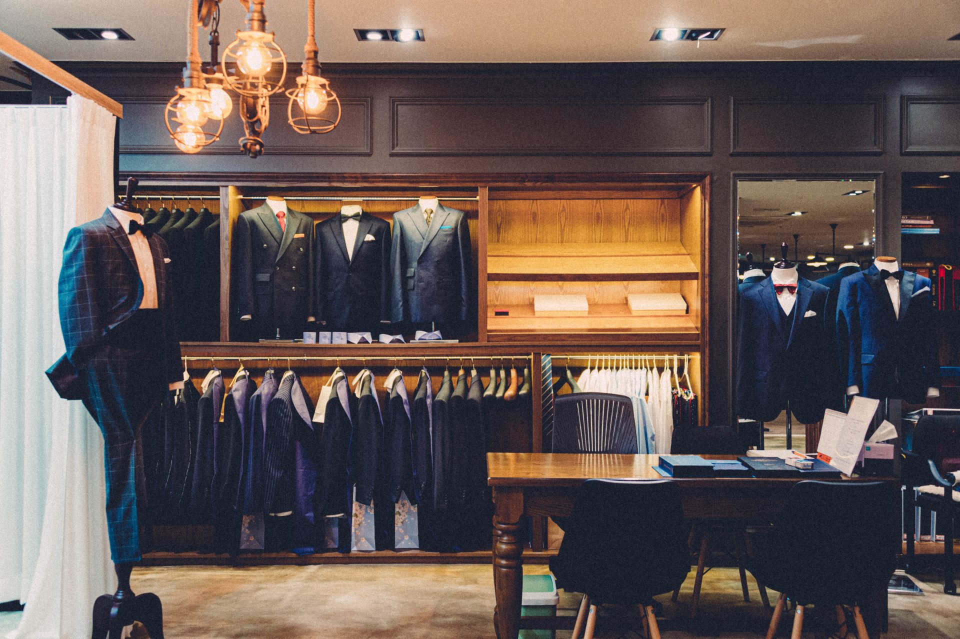 How to Succeed in the Retail Industry blog post cover image